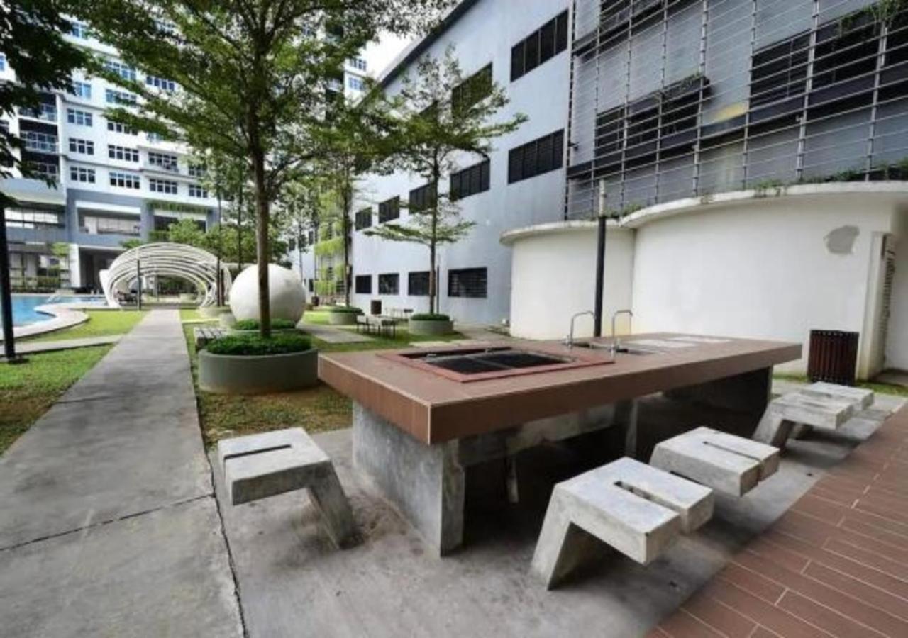 Puchong Skypod Residence, 1-5 Pax Cozy Unit, Walking Distance To Ioi Mall, 10Min Drive To Sunway מראה חיצוני תמונה
